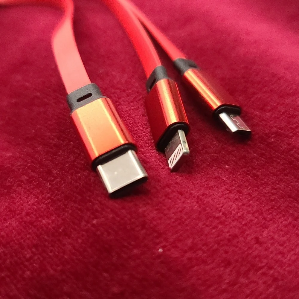 Cell Phone Charger 3 in 1 Cable w retractable cable NWT Iphone, USB, USB A & C